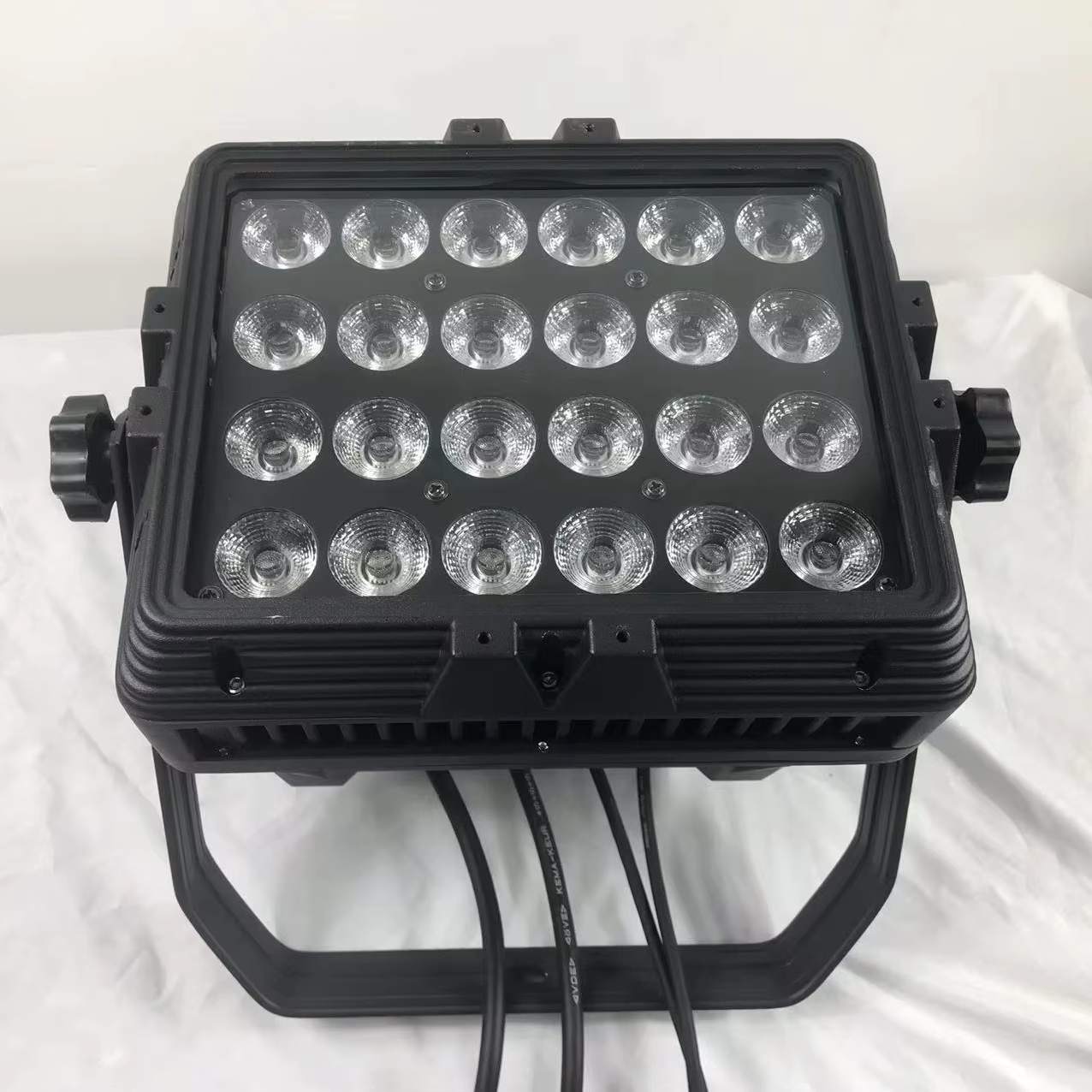 24x18W RGBWAUV 6in1 Outdoor Stage Lighting Waterproof LED Hex Par Light
