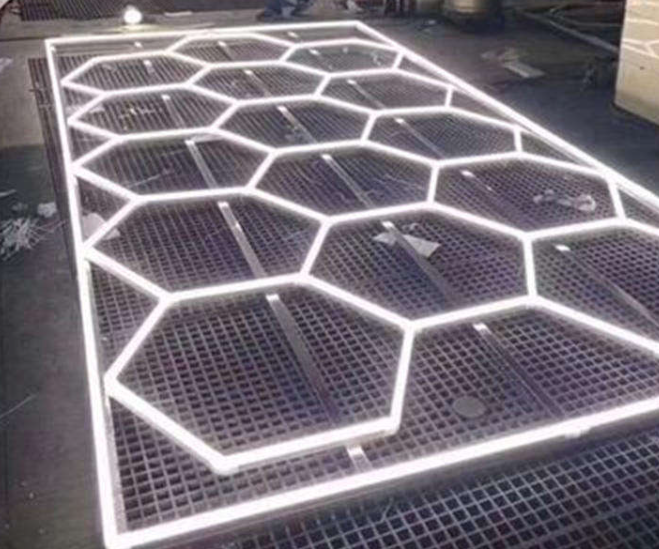 High Quality Energy Saving Honeycomb Led Grid Hexagonal Led Garage Light Are Used for the Ceiling of the Garage Washing Workshop