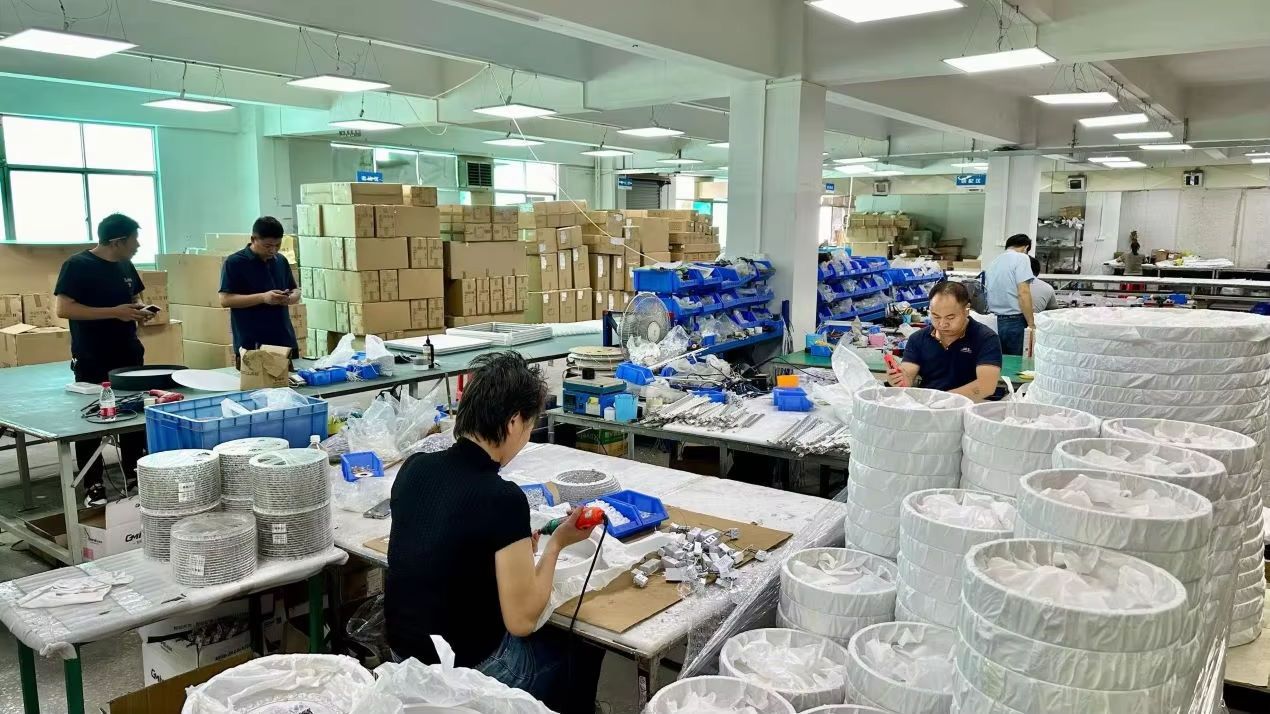 Xolle Light LED components assembly process in factory