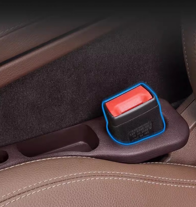 Car Gap Storage Box Detail