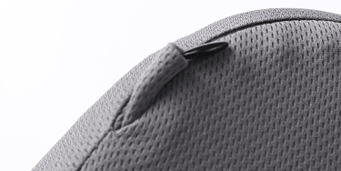 Smooth and sturdy zip