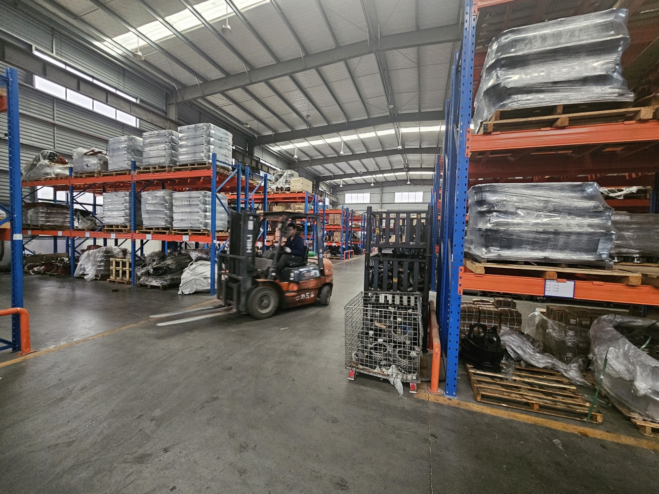 Chinese Truck Parts Display