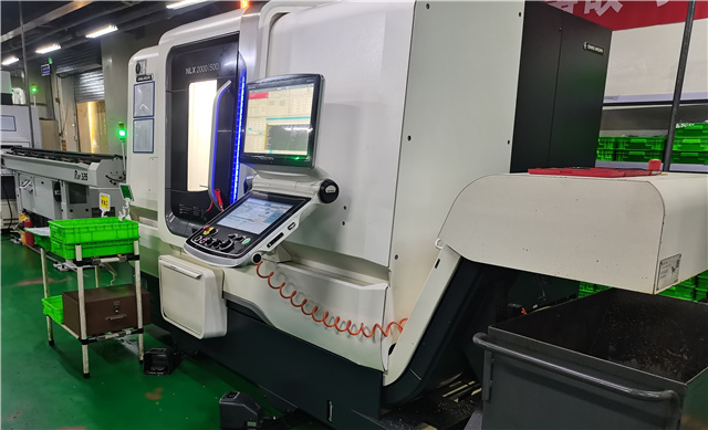 Advanced CNC machining of orthopedic implants for geometric accuracy at XOVEC Medical