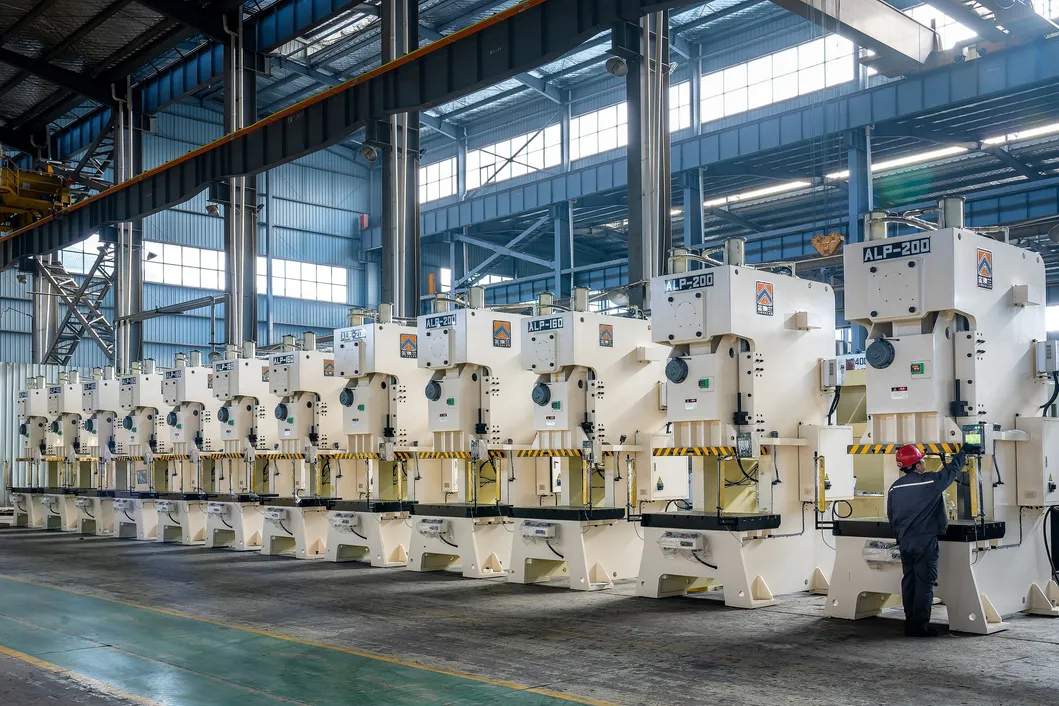 Industrial Power Press Image