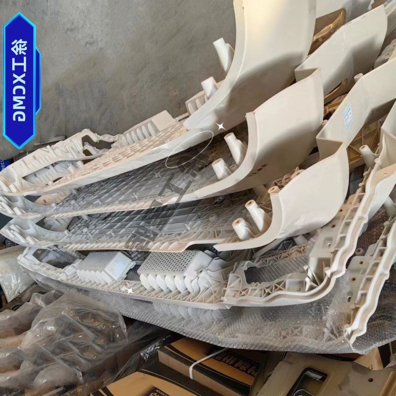 Original Truck Parts China Truck Auto Body Parts 28EWZF411R-03126 Bumper Body New Energy