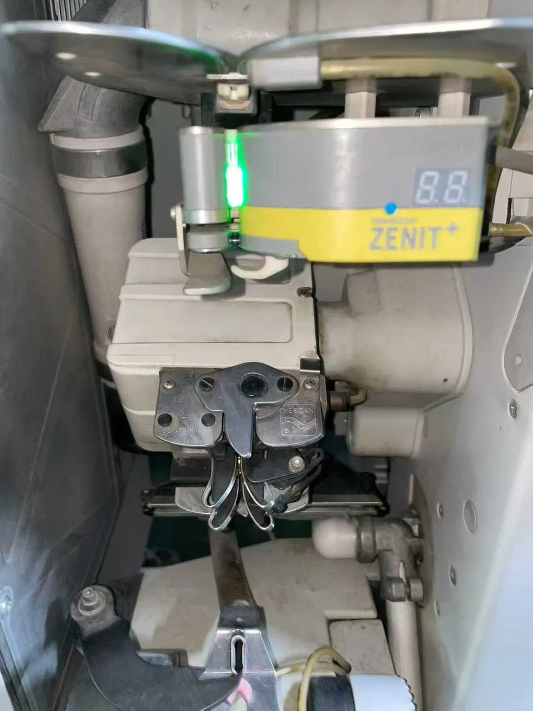 The Good Condition Second-Hand Savio Polar Auto Coner of 72 Spindles 2017 Year Zenit Clearer with Full Conveyor in Running Station