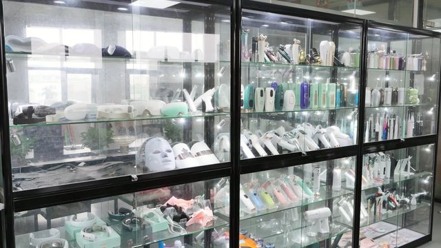 Custom packaging and private label solution for OEM beauty devices