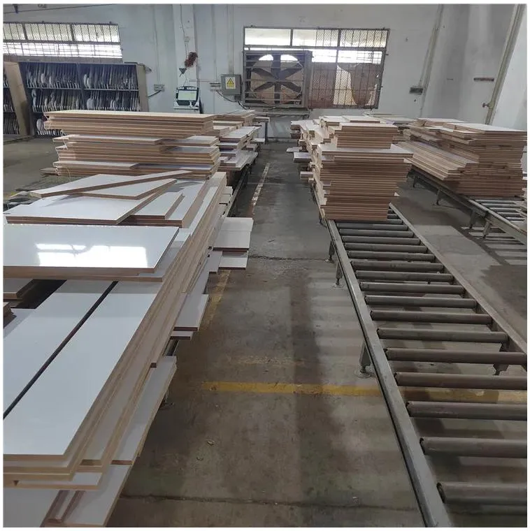 Foto de fábrica da produção de Armários