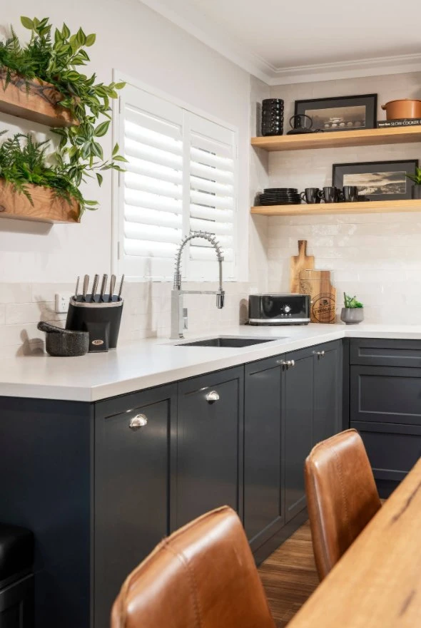 Design de Interiores de Casa Cozinha Cinza Escuro Prateleira de Suporte Exibição Base de MDF Pia Armários de Cozinha
