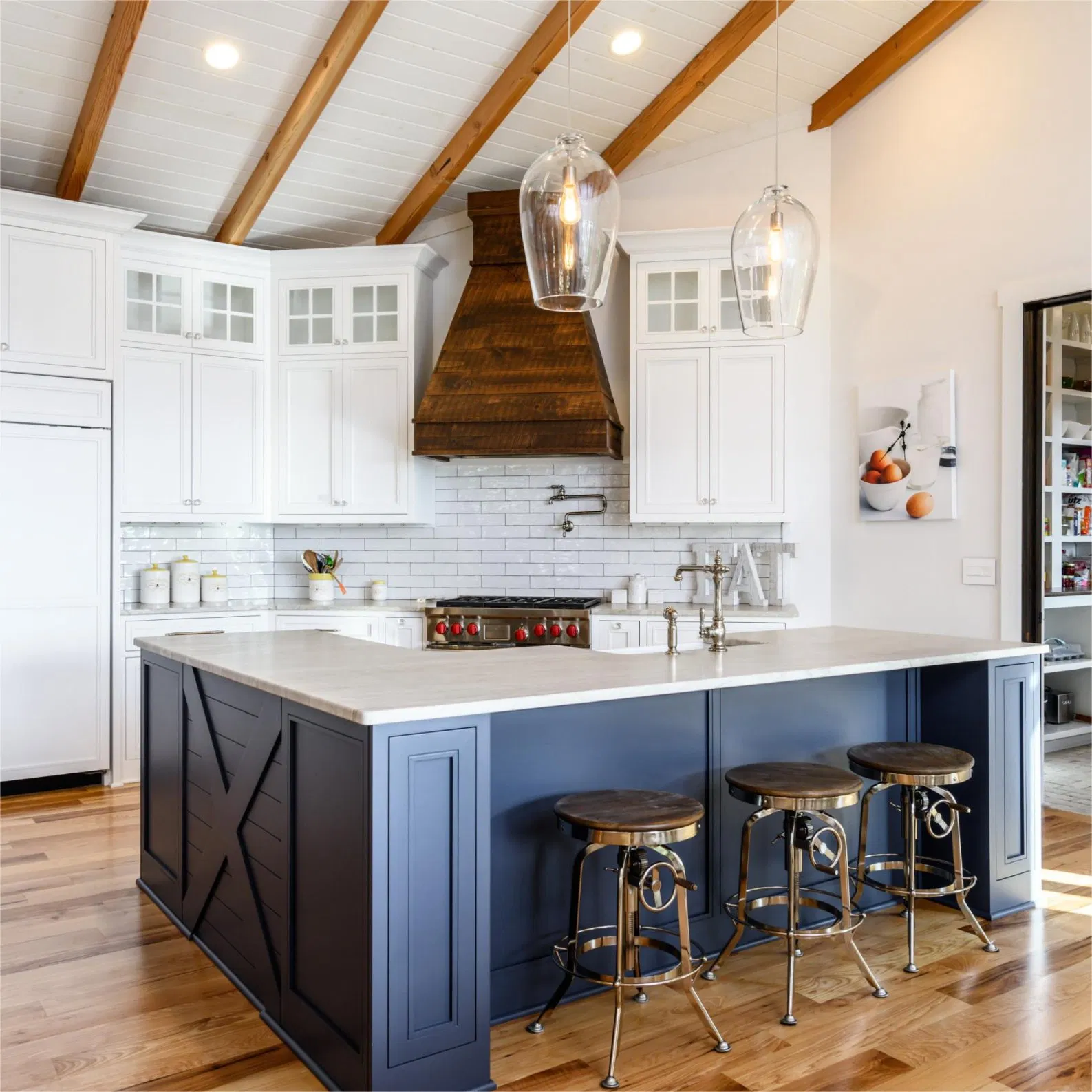 Designs de Armários de Parede de Luxo de Grande Capacidade para Remodelação de Cozinha Ilha de Cozinha Azul