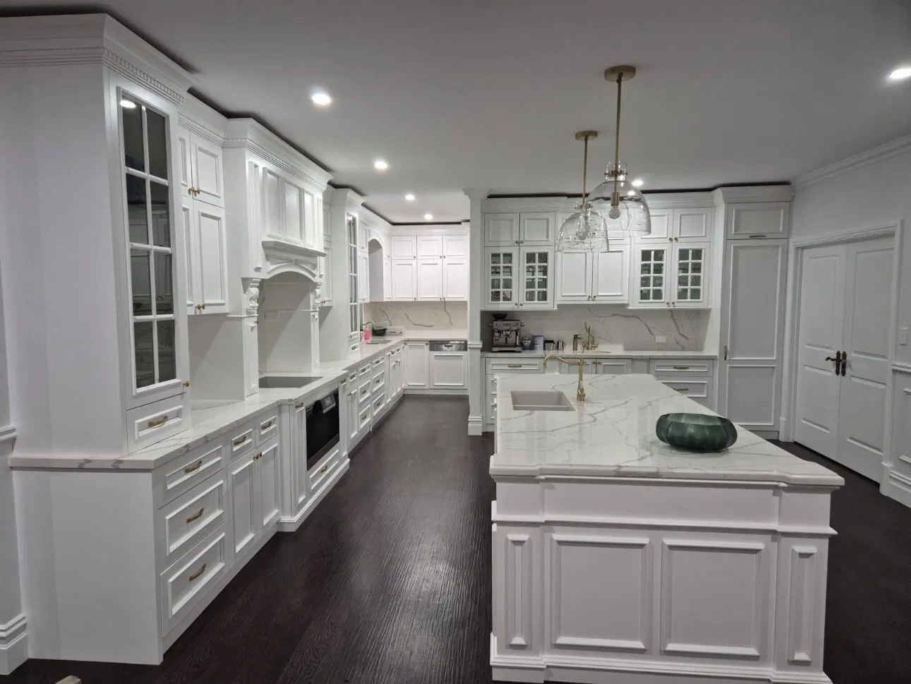 Estilo de Design Antigo Modular Portas de Vidro Ilha Armário de Cozinha Moderno em Madeira Sólida