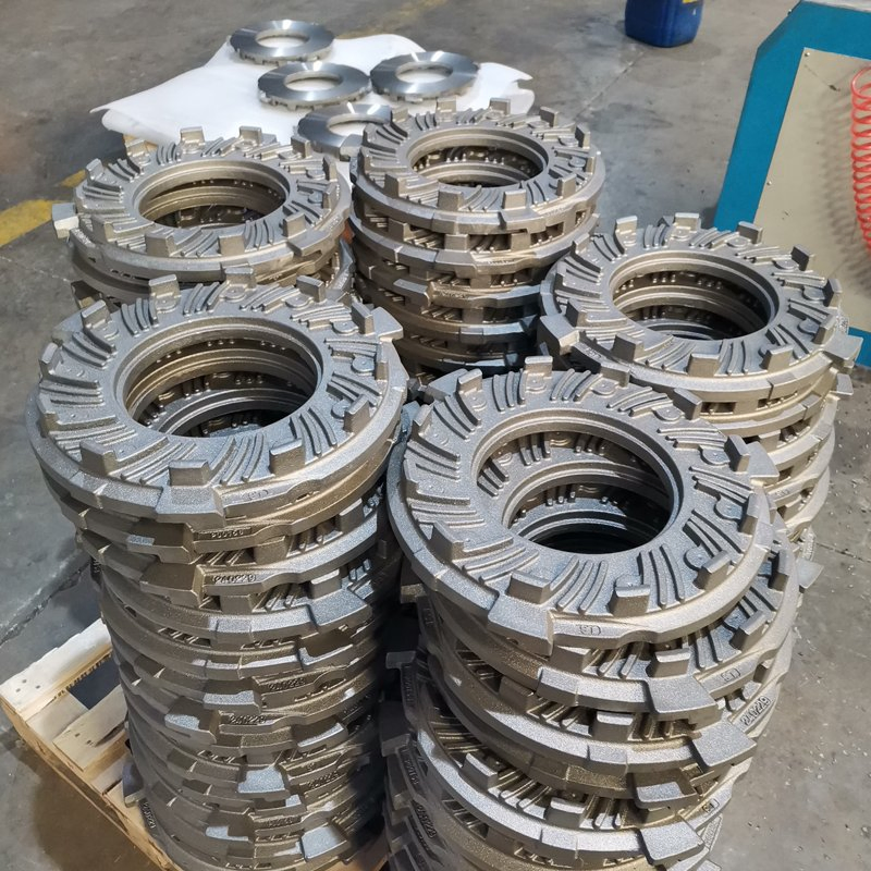 Piezas de maquinaria de camiones pesados de OEM, remolques, tractores, vehículos comerciales de propósito especial, componentes de locomotoras, fundición de hierro y acero, forjado, mecanizado, servicio personalizado