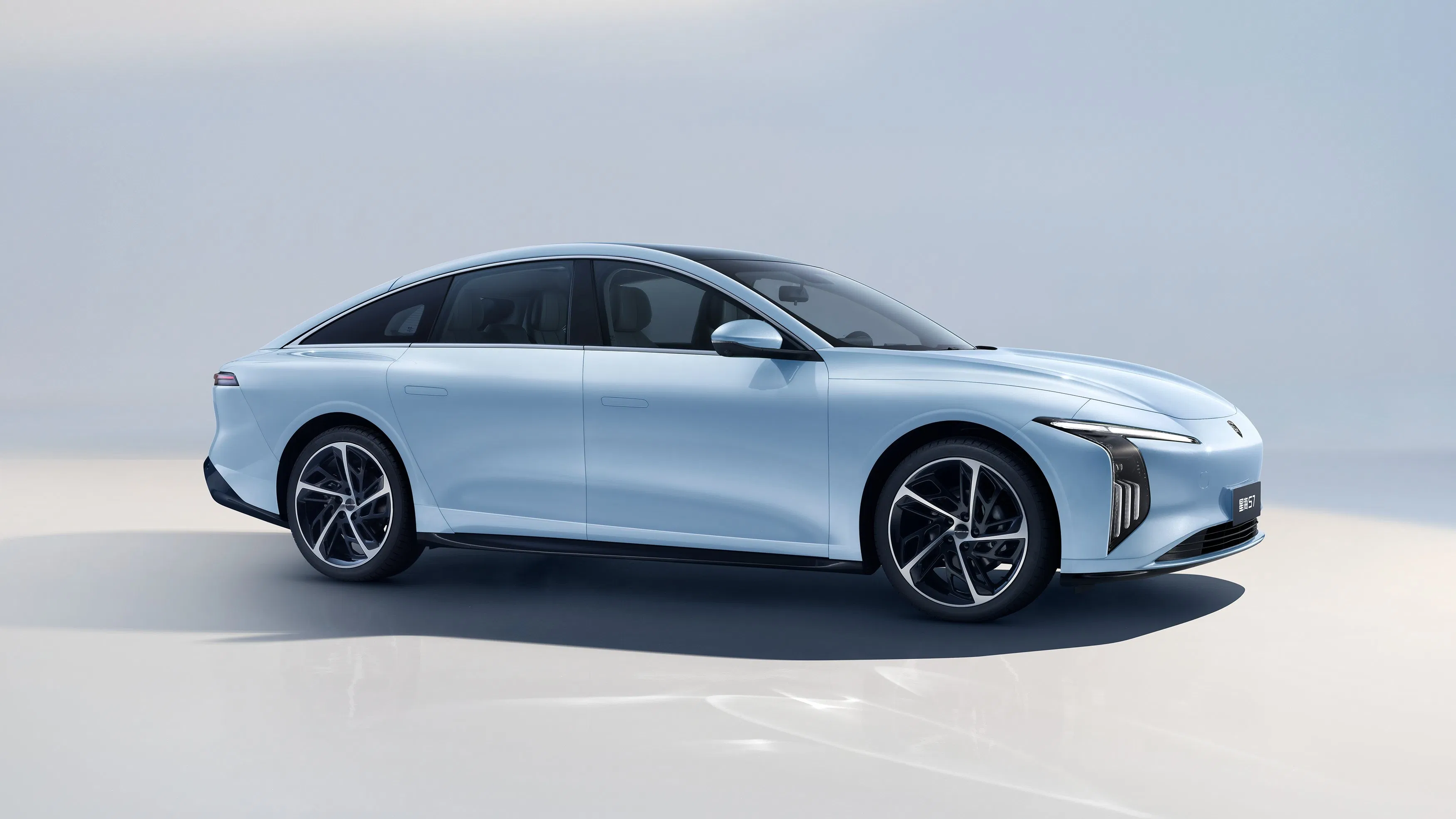 Coche Dongfeng Forthing S7 Suspensión Delantera Macpherson Eficiente Automóvil Eléctrico Puro