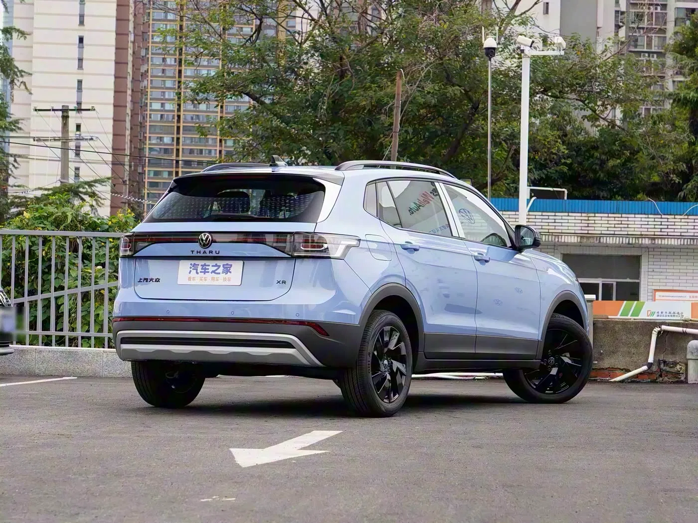 SUV Pequeño VW Taaru: Solución de Transporte Familiar Económica