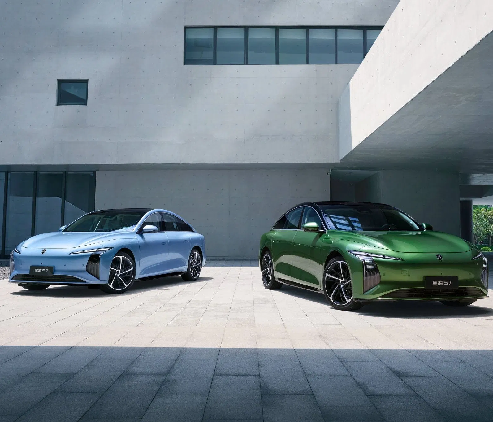 Coche Dongfeng Forthing S7 Suspensión Delantera Macpherson Eficiente Automóvil Eléctrico Puro