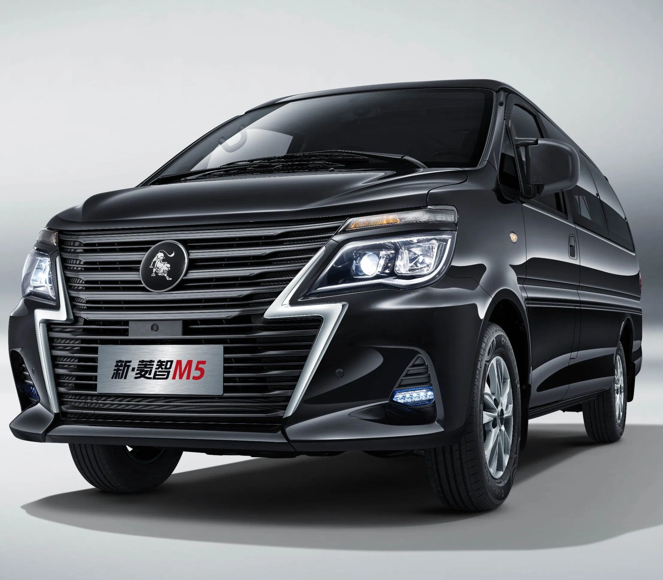 Forthing Lingzhi M5 Furgón con Suspensión Mejorada y Diseño de Doble Brazo