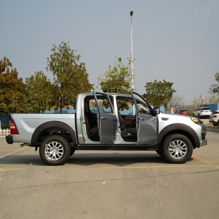 Foton Tuland S 4×4 Camioneta Diésel Suspensión de Doble Horquilla para Patrullaje de Ingeniería en Medio Oriente