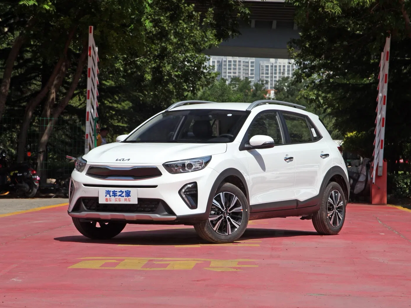 SUV compacto KIA Sonet asequible - Tu solución de coche económico