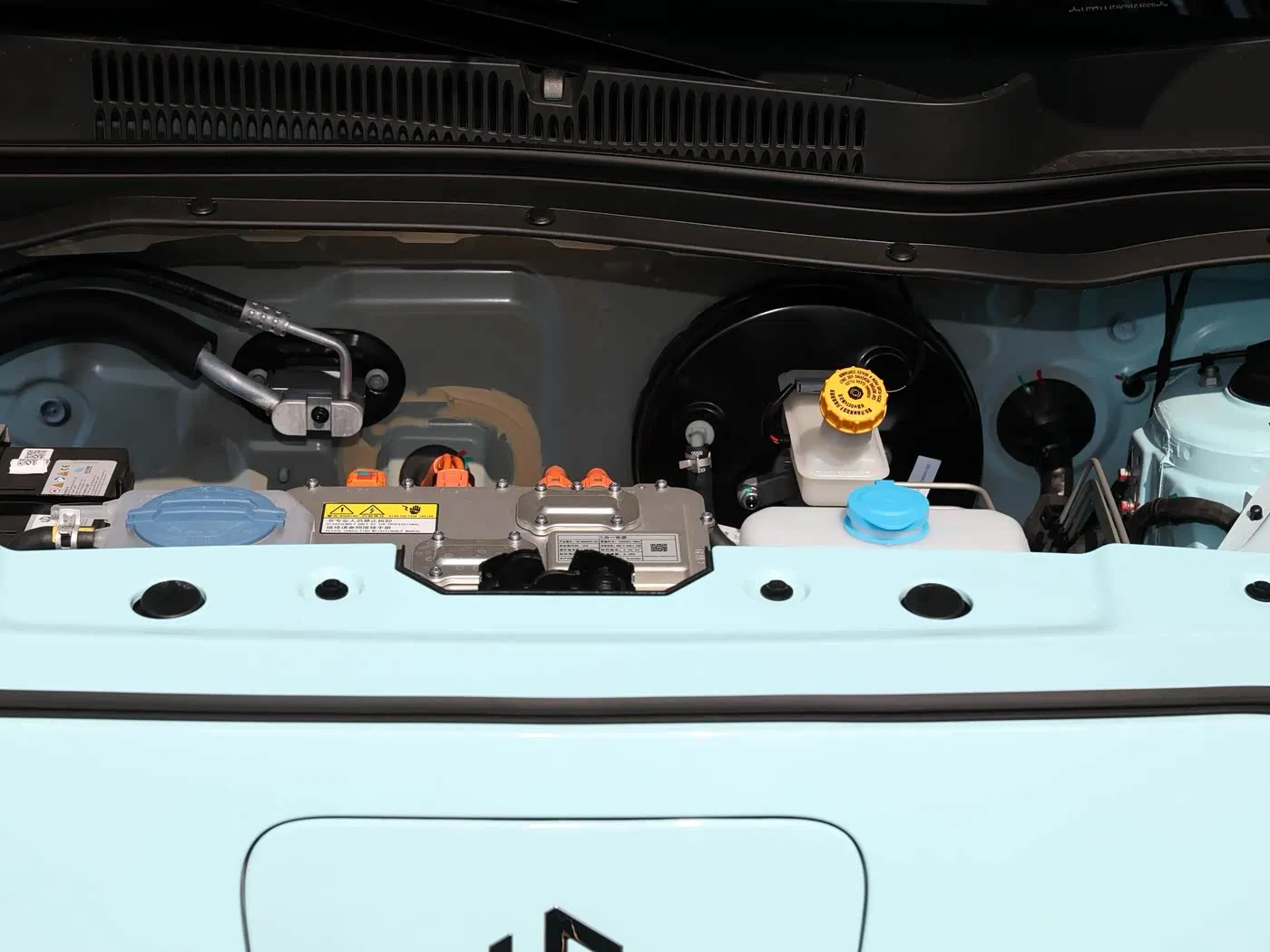 Leapmotor T03: Tu solución asequible de vehículo eléctrico pequeño para viajes por la ciudad