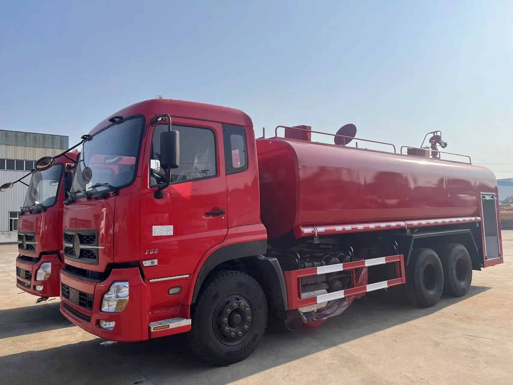 Camión de Bomberos Dongfeng 18t Fiable con Sistema de Rociado Avanzado Camión de Rociado Dongfeng 18t de Alto Rendimiento en Venta
