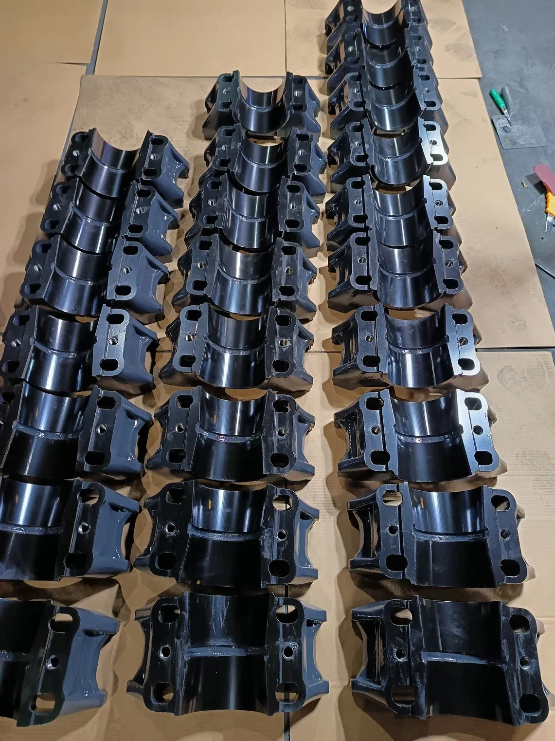 Servicio personalizado de fundición de acero dúctil, acero al carbono y acero aleado para hardware metálico de vehículos OEM, mecanizado CNC para piezas de carrocería de camiones, remolques y componentes no estándar de tractores