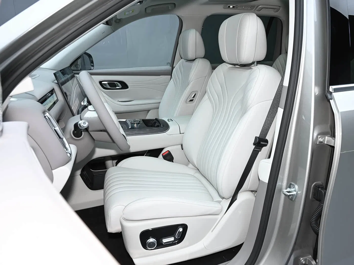 Geely Galaxy M9 Vista Lateral