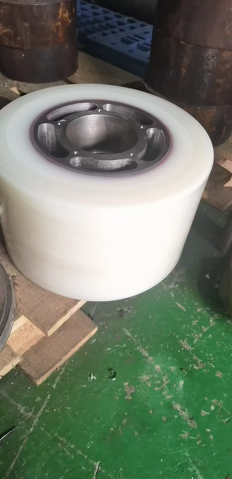 Soluciones de ruedas de goma personalizadas para un rendimiento mejorado del monorraíl