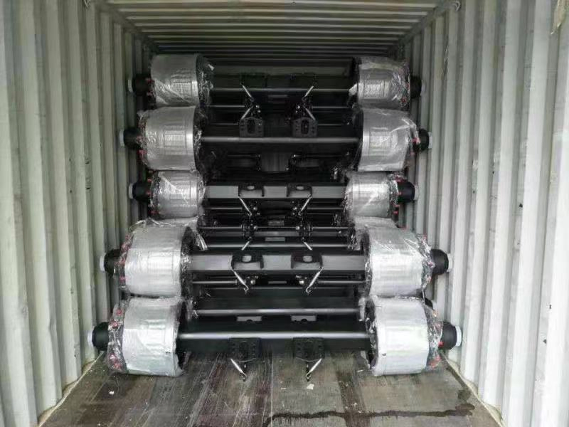 La fábrica vende ejes de remolque tipo BPW alemán de alta calidad 12-Ton, 14-Ton, 16-Ton, y 18-Ton y componentes de semirremolque