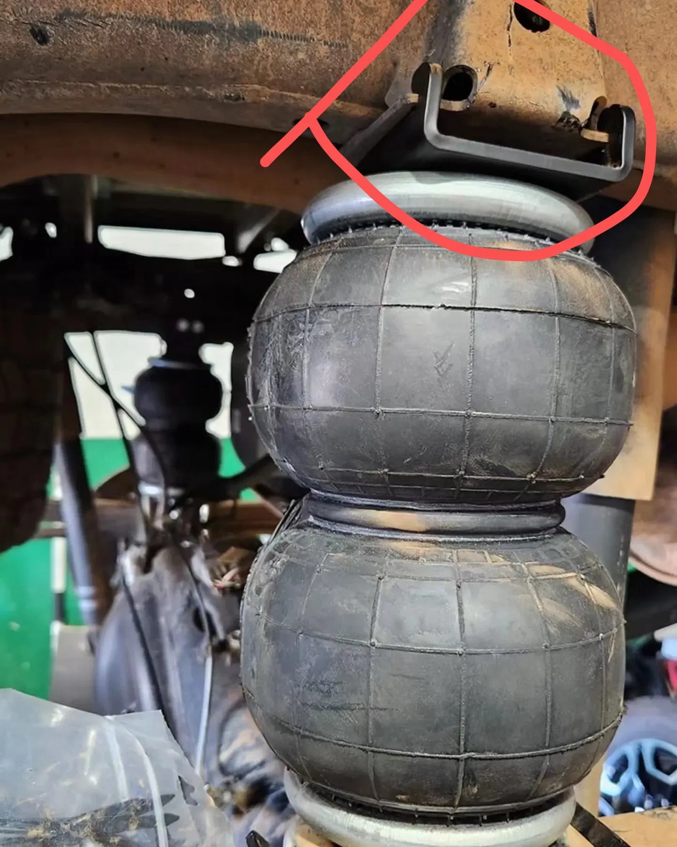 Juego completo de kits de suspensión de aire de goma para ayudar en la recogida para Toyota Hilux