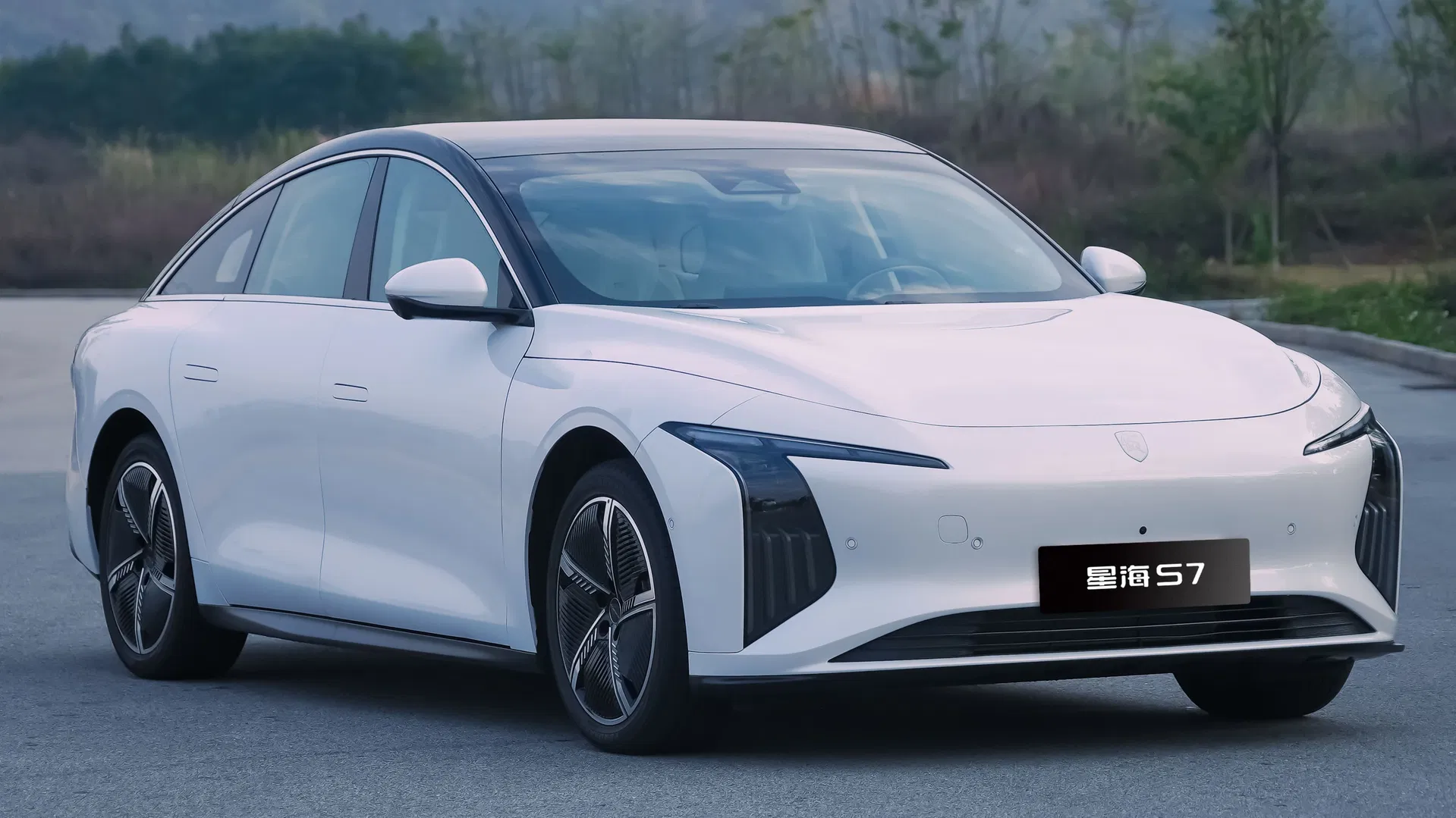 S7 EV Exterior