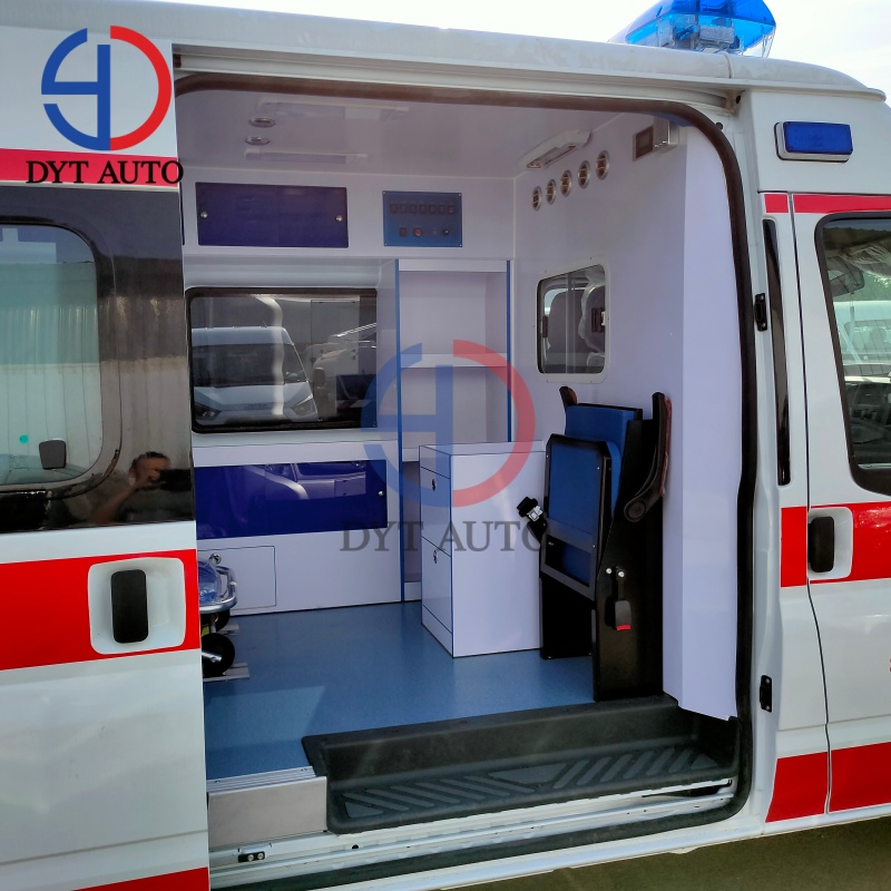 Ford Foton G7/G9 Jmc 1suzu Ambulance Car Patient Transport Vehicle Emergency Rescue EMS First Aid Diesel /Oil Transit Van with Medical Kits and Stretcher
