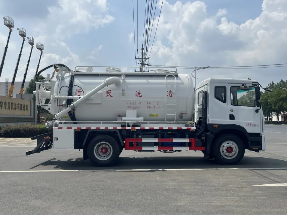 DFAC D9 Multi-Functional High Pressure Cleaning Sewage Sewer Vacuum Suction Tank Truck 8m3 Vacuum Tank and 2.5m3 Cleaning Tank