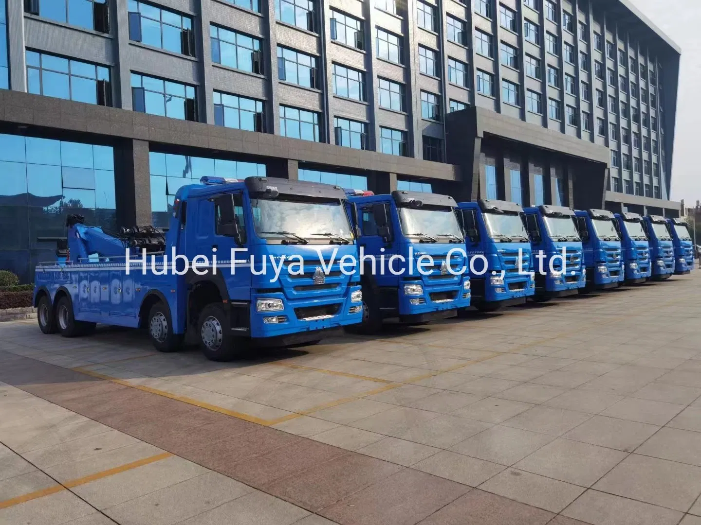 Factory Price Sinotruk HOWO 8X4 25ton 30ton Wrecker Towing Truck for Sale