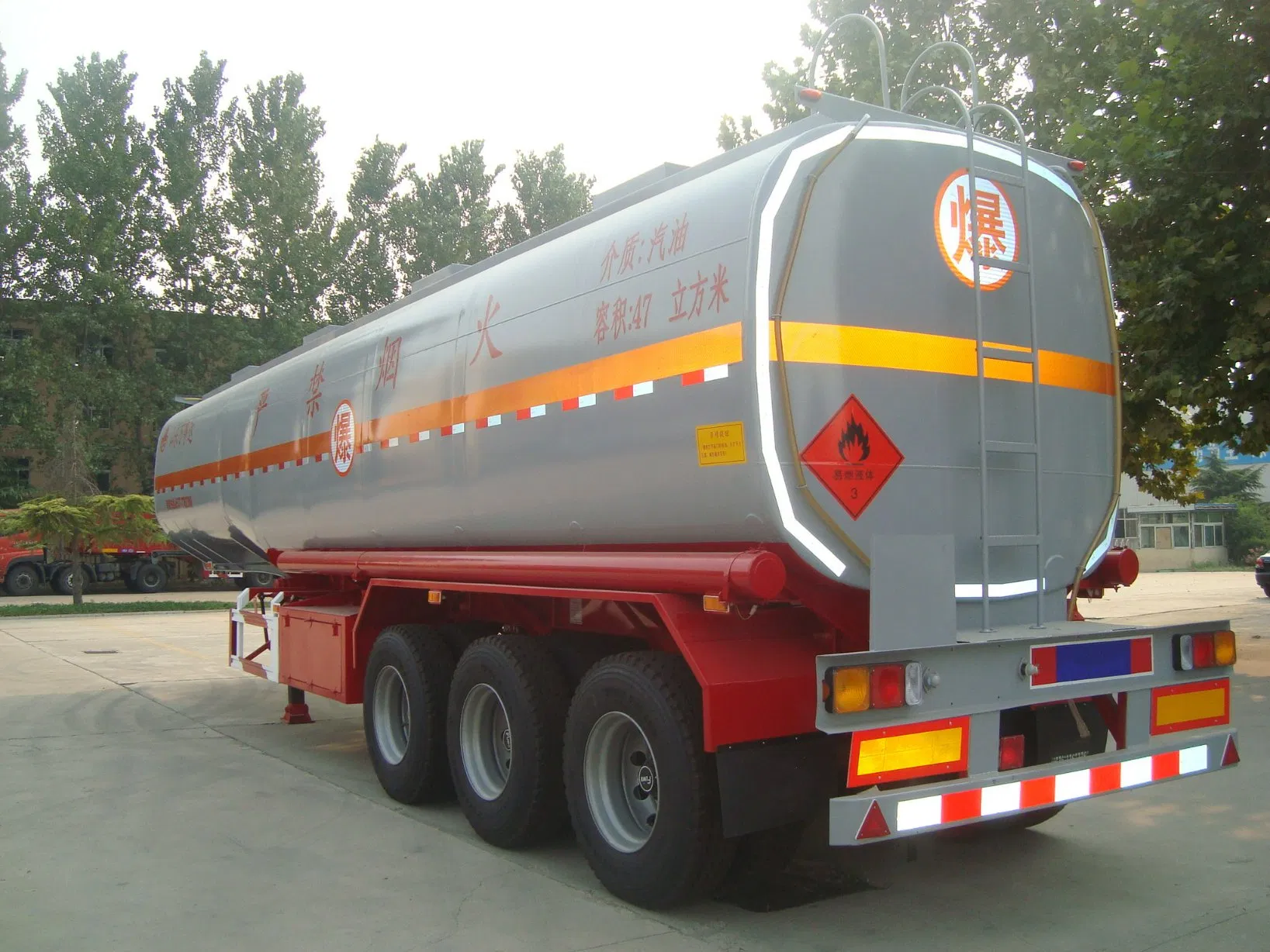 Vehicle Master 3 Axles 45000 50000 Liters Steel Aluminum Low Price Oil Diesel Fuel Tanker