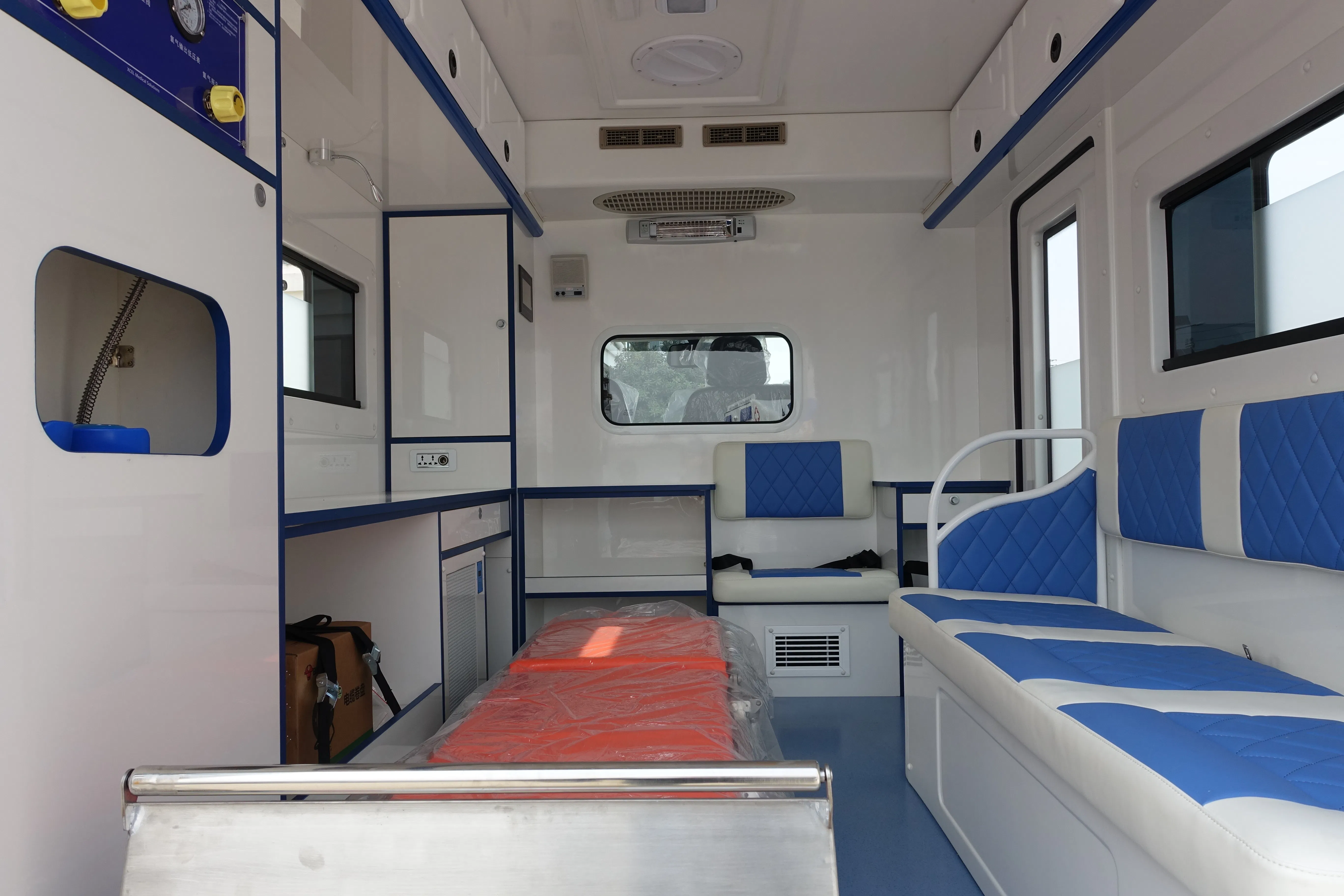 Advanced Lveco Ambulance Vehicle for Emergency Medical Services