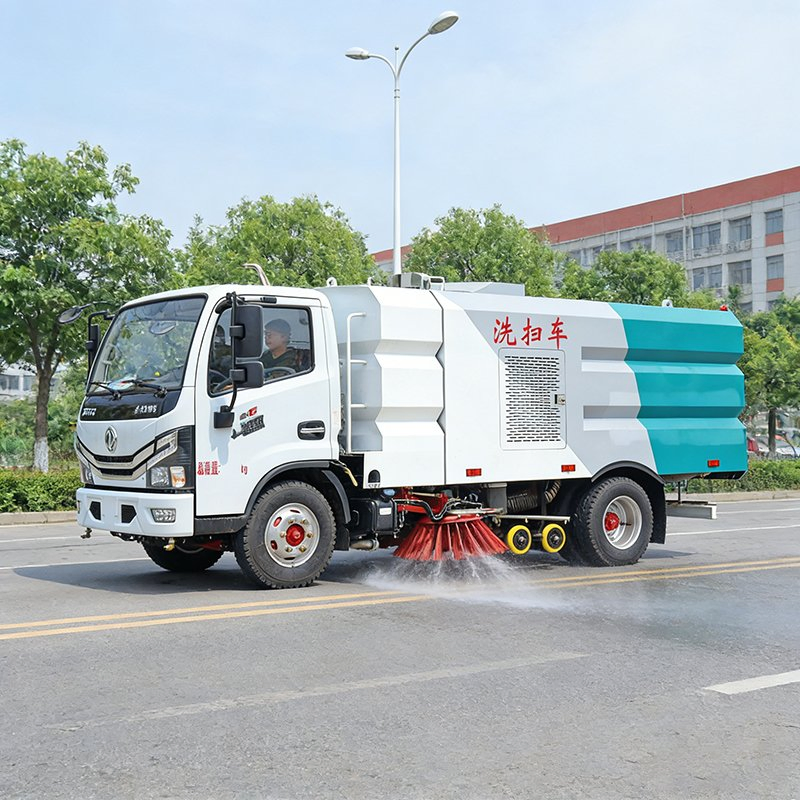 Dongfeng 6 Ton 8t 10t Vacuum Road Sweeper Cleaning Truck with Water Tank for City Street and Airport Runway
