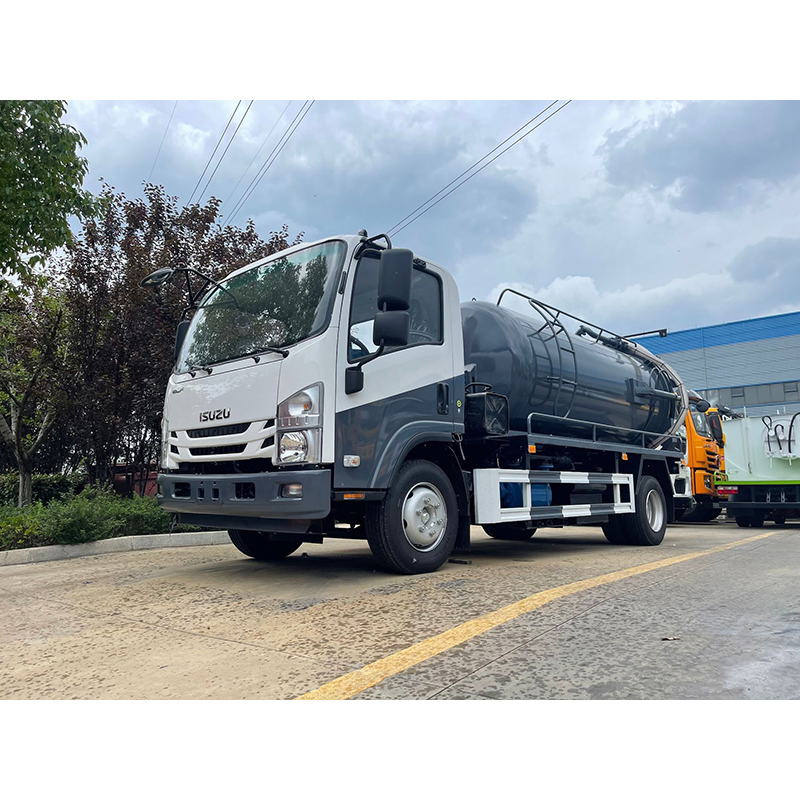 Isuzu 6000L Sewage Suction Truck 4X2 Vacuum Septic Fecal Cleaning Tanker Truck