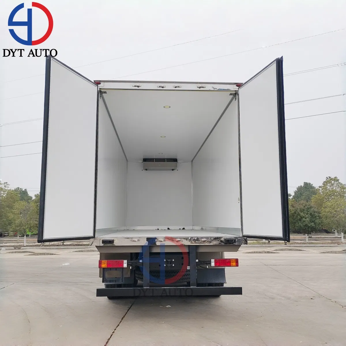 Used New Shacman HOWO Foton Dongfeng 1suzu FAW 4X2 6X4 8X4 10ton 20ton Refrigerated Freezer Van Truck