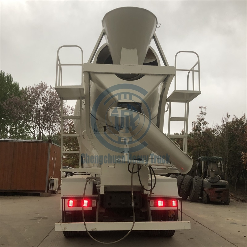 China Mobile Heavy-Duty Sinotruk HOWO 6*4 /8*4 Mixer 8 10 12 14 16 18 20 Cbms Mixer Truck Variable Capacity on-Site Hydraulic Discharge Drum Mixing Concrete Cem