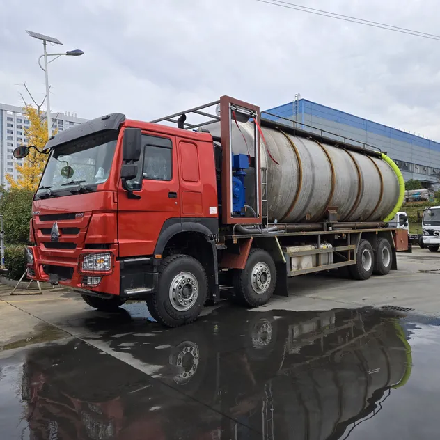 HOWO Suction Truck 4