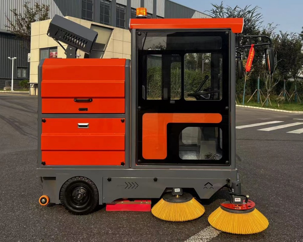 Four-Wheel Electric Road Sweeper Electric Powered Lithium Battery Floor Cleaning Robot for Street Cleaning