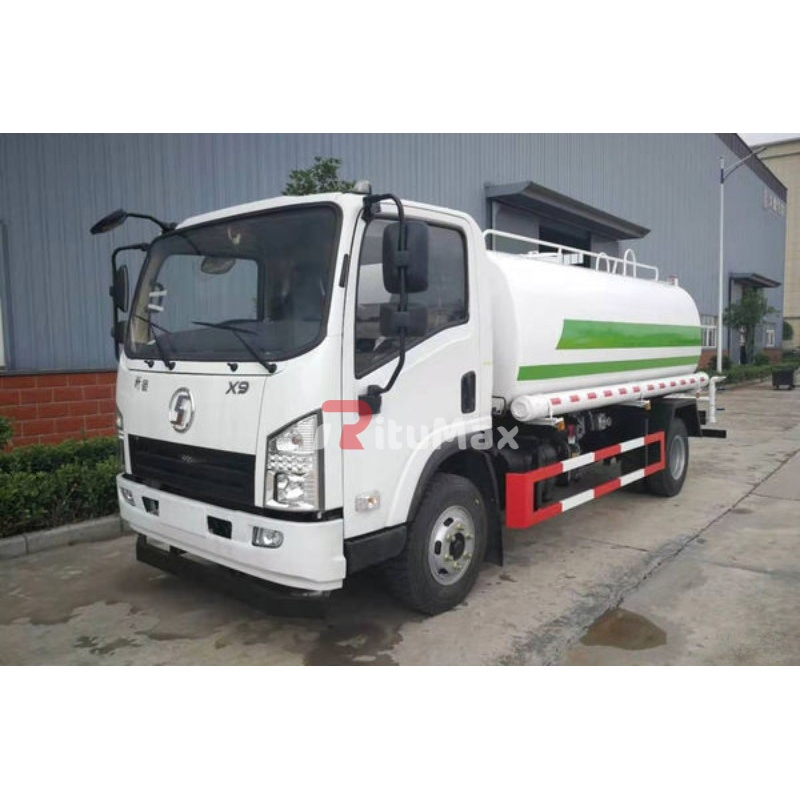 China Dongfeng 4× 2 2 Tons Water Tanker and Water Bowser for Industrial Use