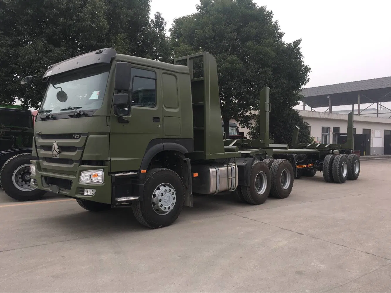 Sinotruk HOWO 6X4 400HP Wood Carrier Trailer Tractor Truck Logging Truck