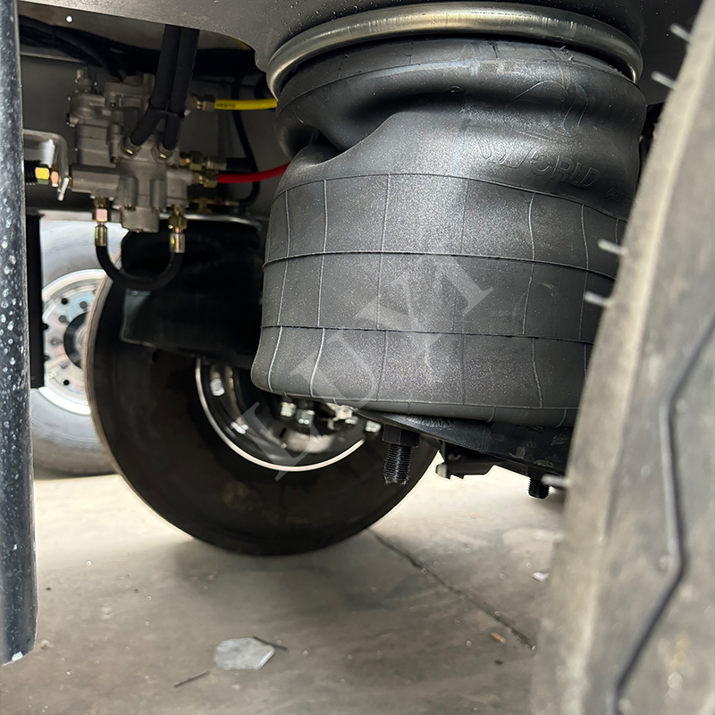 3 Axles 36000L/42000L/43000L Carbon Steel/Stainless Steel/Aluminum Alloy Tank/Tanker Truck Semi Trailer Manufacture Aluminium Steel 52000 Liters Fuel Tankers