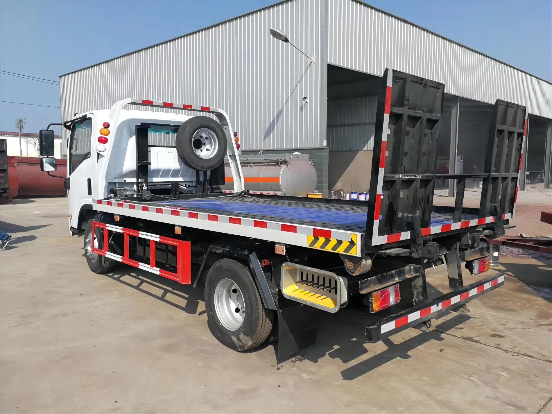 Japanese Brand Kv100 3t Flatbed Tow Truck with 5.4m Wrecker Body Rollback Towing Trucks for Sale
