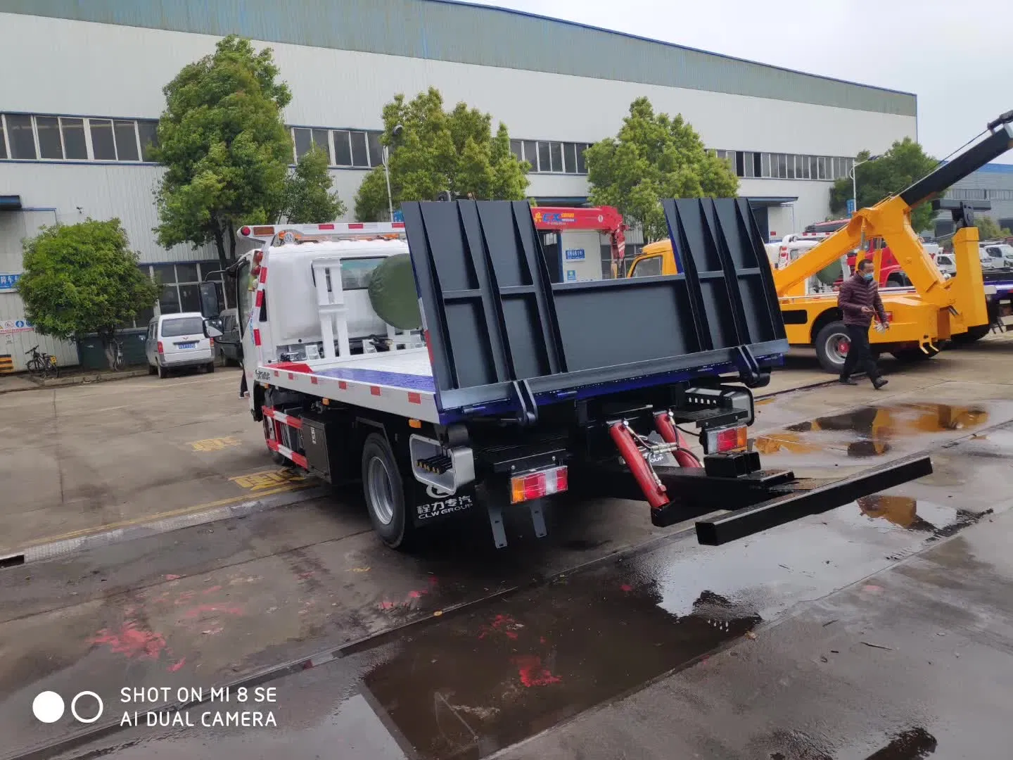 Factory Directly Sale I Suzu 120HP 4X2 4ton Road Flatbed Light Obstacle Wrecker Truck Tilt Tray Tow Truck