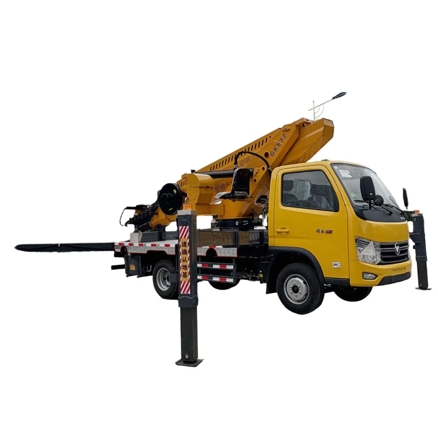High Quality 32m Pickup Truck Mounted Aerial Work Platform Insulated Bucket with Telescopic Boom Truck