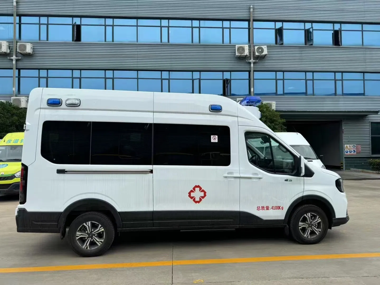 Ford T8 Professional Ambulance ISO/CE-Certified Emergency Medical Vehicle