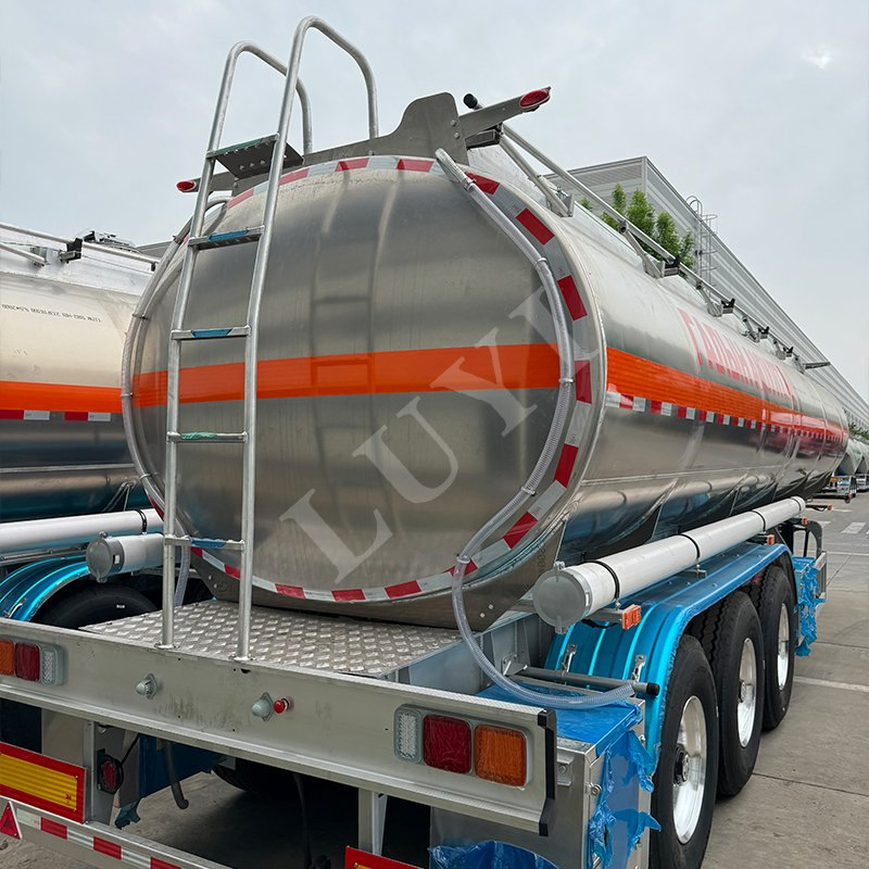 3 Axles 36000L/42000L/43000L Carbon Steel/Stainless Steel/Aluminum Alloy Tank/Tanker Truck Semi Trailer Manufacture Aluminium Steel 52000 Liters Fuel Tankers
