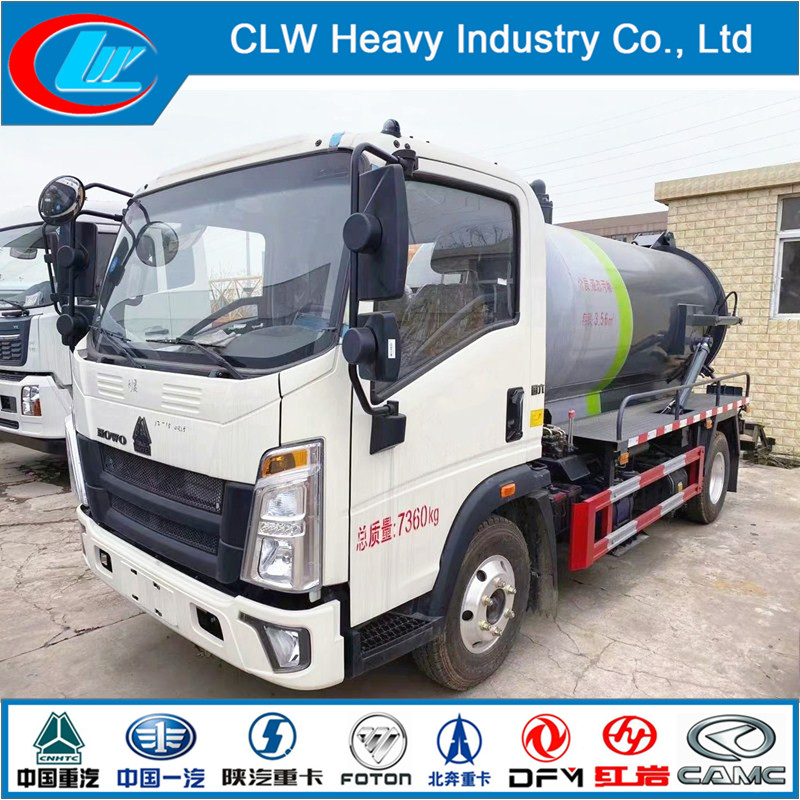 Sinotruk HOWO 4X2 8cbm Vacuum Pump Fecal Suction Truck